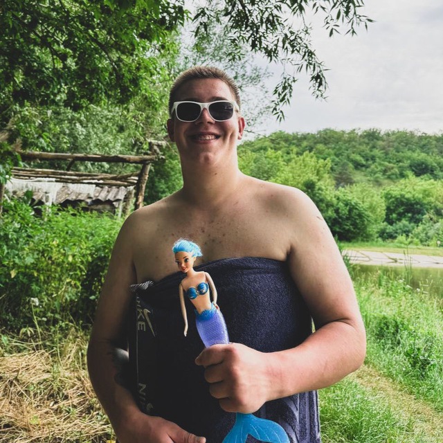 Фото контакту